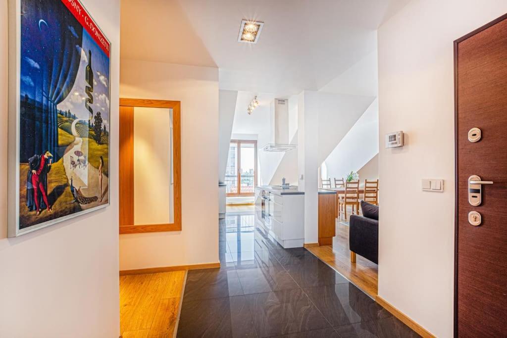 Urbannest Szafarnia 7-71 Apartment กดัญสก์ ภายนอก รูปภาพ